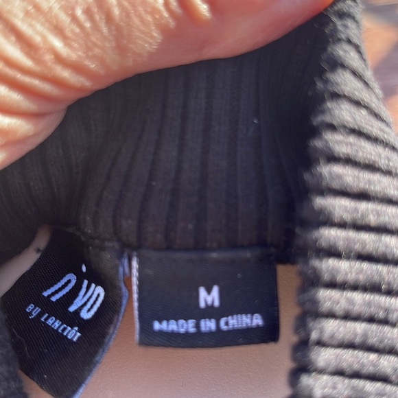 N VO Black Zipper Sweater with Blackstone Emblem  Size M - Picture 5 of 11